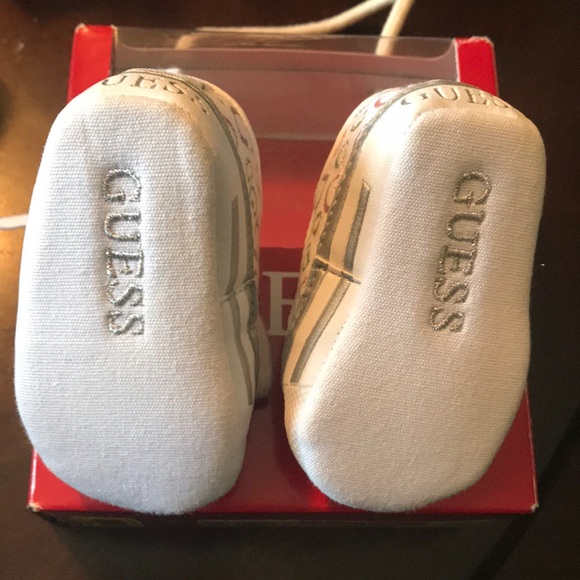 Infant Guess shoes - Picture 2 of 5